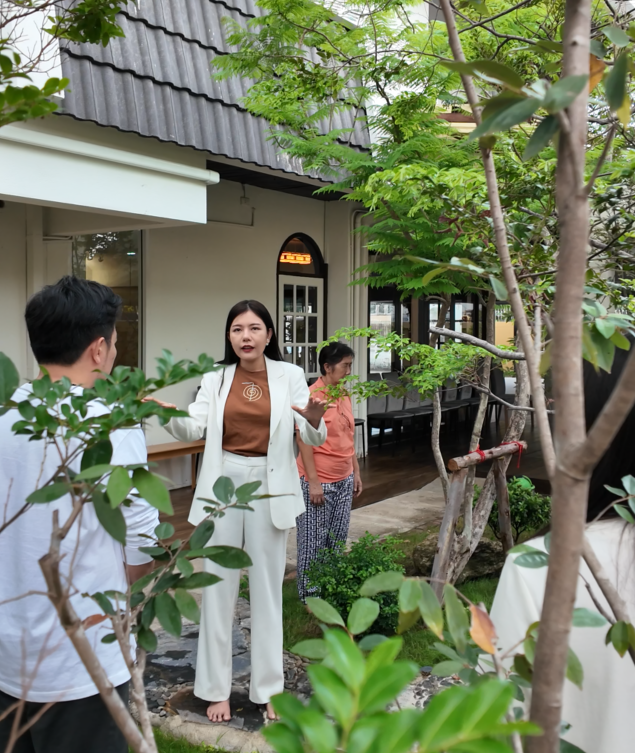 เรียนดูออร่ากับ Ajarn Bella